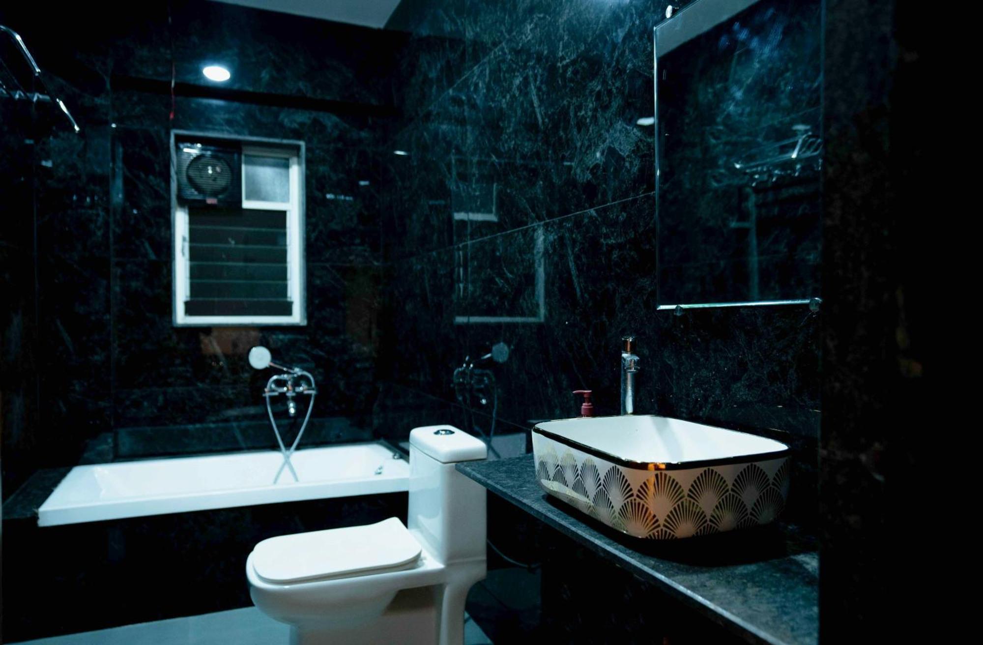 Lodge Majestic Pune